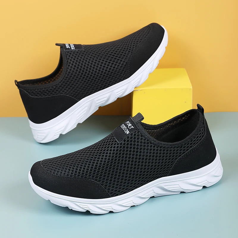 2023 Lightweight Men Casual Shoes Breathable Slip on Male Casual Sneakers Anti-slip Men's Flats Outdoor Walking Shoes Size 39-47