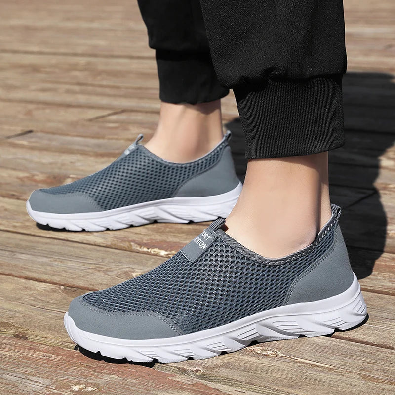 2023 Lightweight Men Casual Shoes Breathable Slip on Male Casual Sneakers Anti-slip Men's Flats Outdoor Walking Shoes Size 39-47